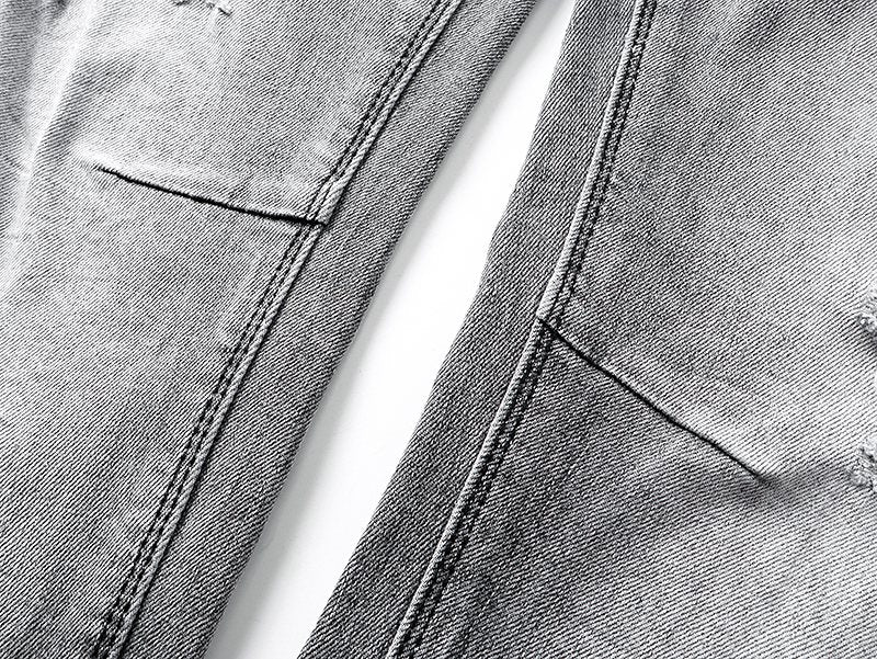 R+A Gray Graphic Detail Distressed Jeans